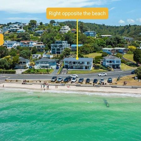 Beach Front Resort! Maraetai Екстер'єр фото